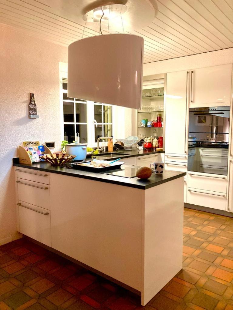 Cheerful Villa With Fireplace, Bath-Tub And Garden Noville Εξωτερικό φωτογραφία