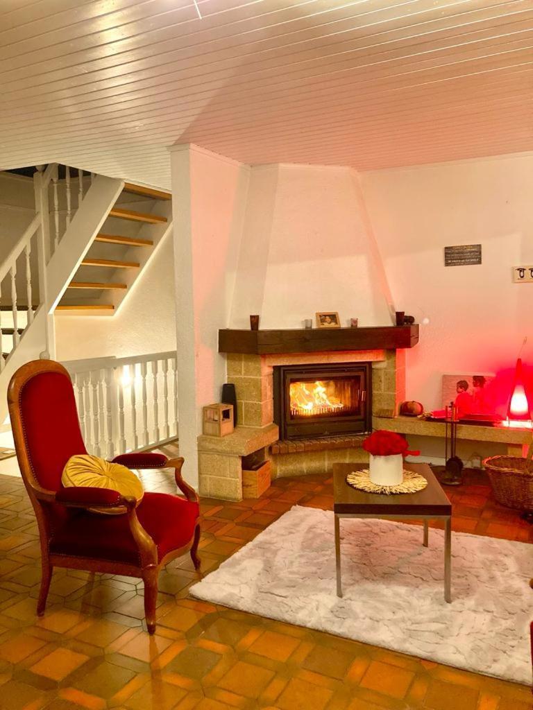 Cheerful Villa With Fireplace, Bath-Tub And Garden Noville Εξωτερικό φωτογραφία