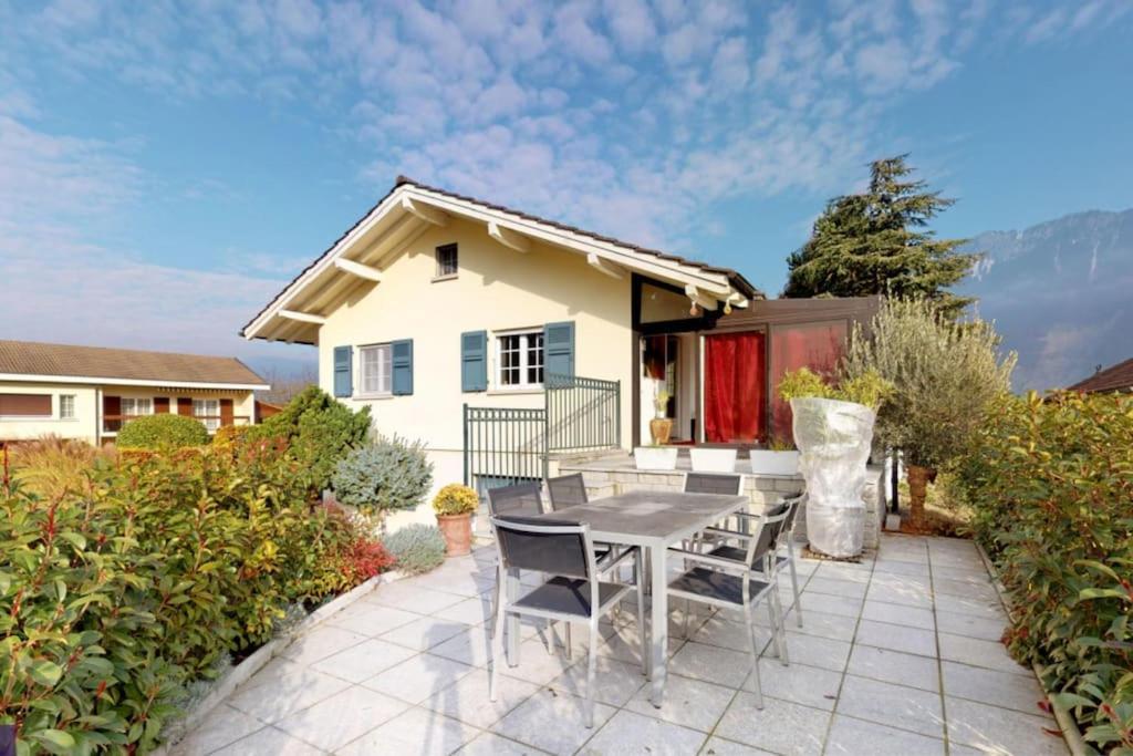 Cheerful Villa With Fireplace, Bath-Tub And Garden Noville Εξωτερικό φωτογραφία