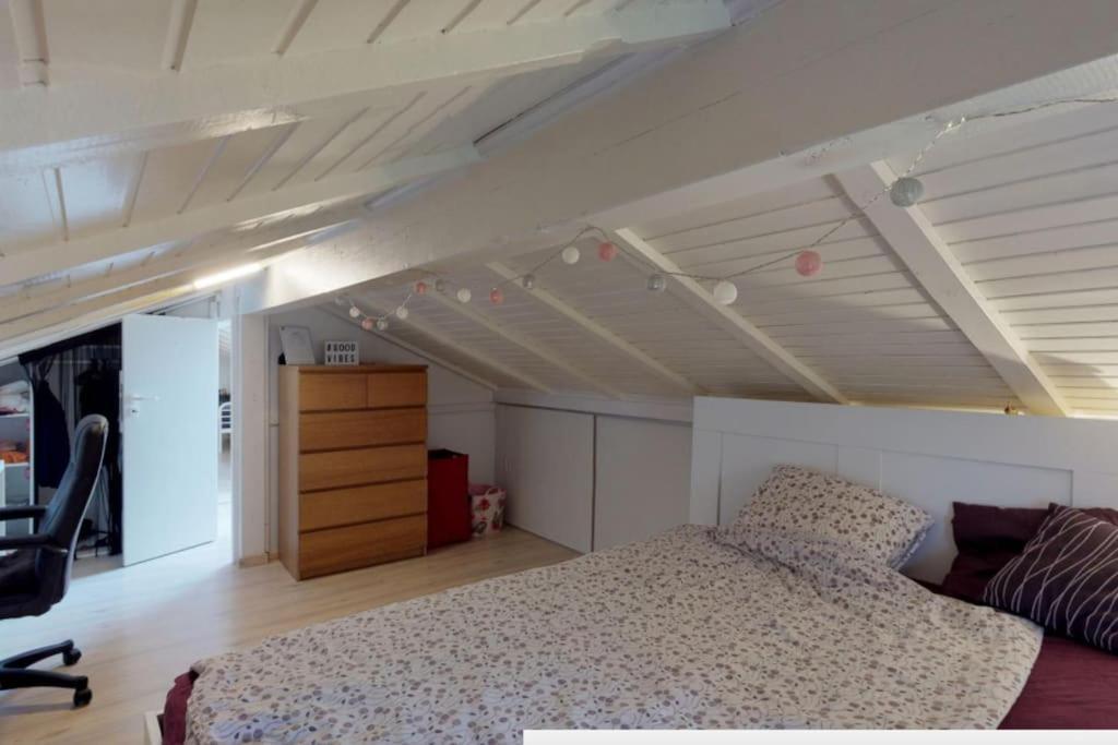 Cheerful Villa With Fireplace, Bath-Tub And Garden Noville Εξωτερικό φωτογραφία