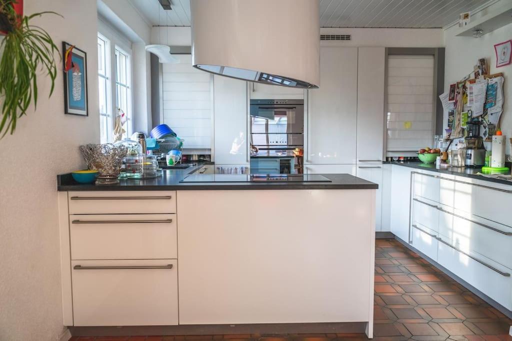 Cheerful Villa With Fireplace, Bath-Tub And Garden Noville Εξωτερικό φωτογραφία