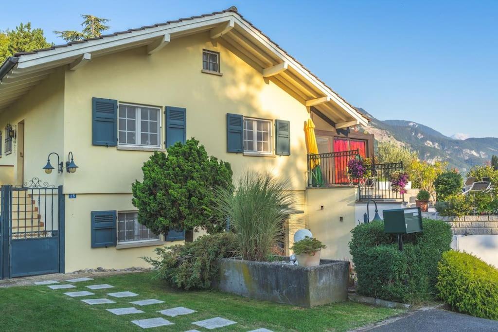 Cheerful Villa With Fireplace, Bath-Tub And Garden Noville Εξωτερικό φωτογραφία