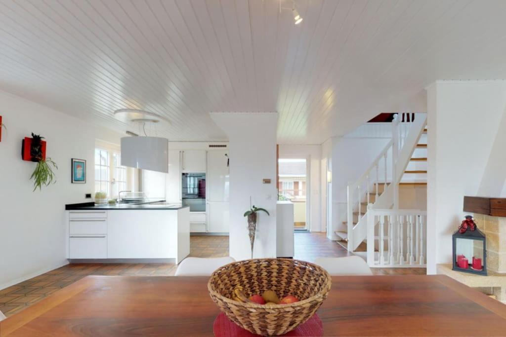 Cheerful Villa With Fireplace, Bath-Tub And Garden Noville Εξωτερικό φωτογραφία